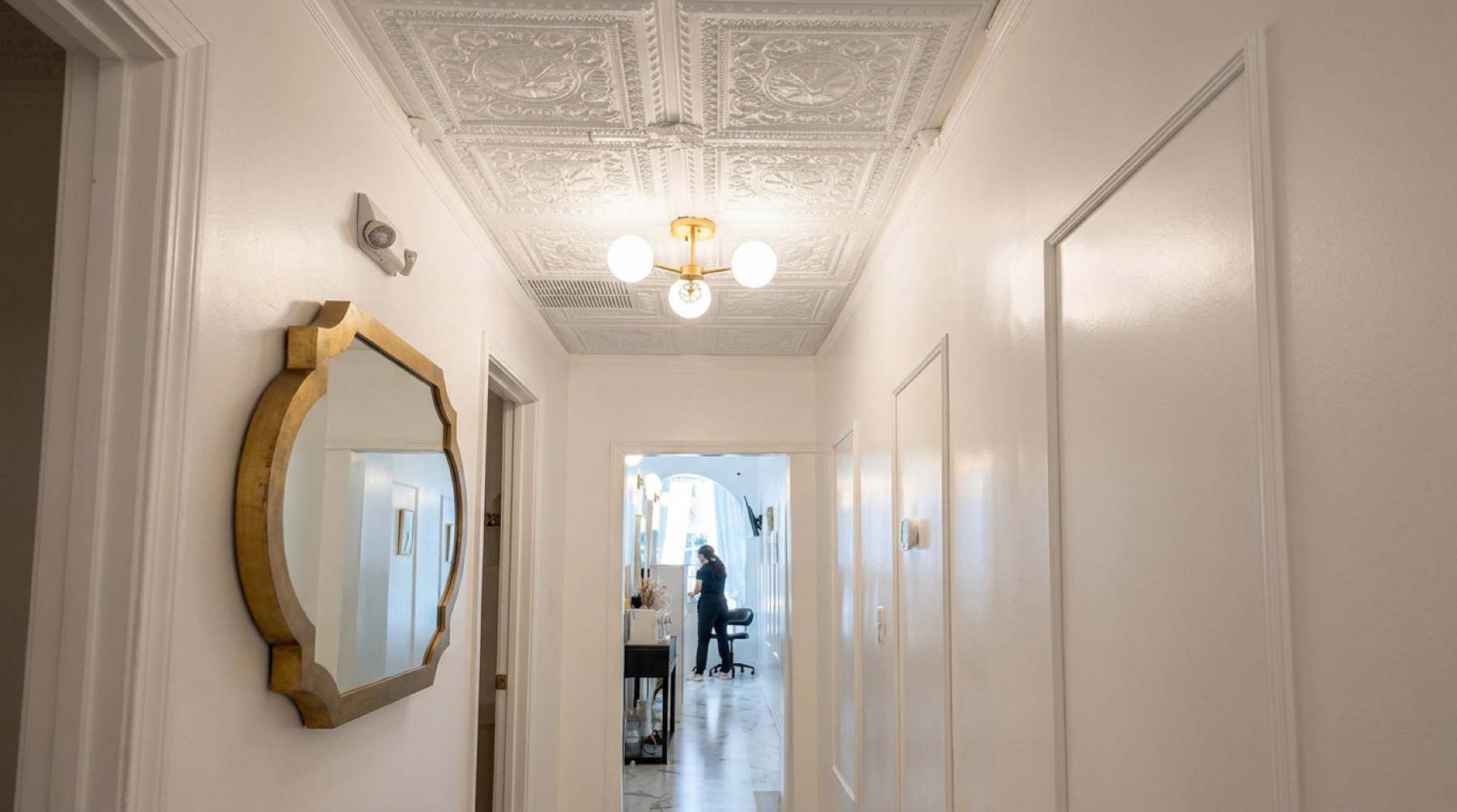 SOLÉNE hallway and treatment area